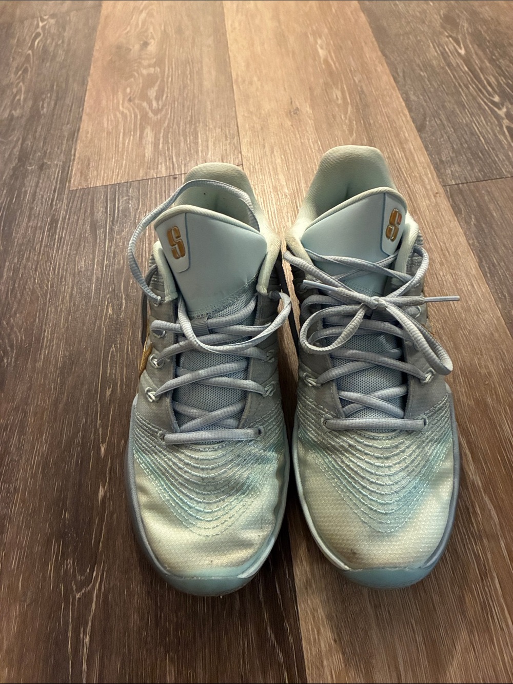Nike Women's Light Blue and Metallic Gold Running Sneakers